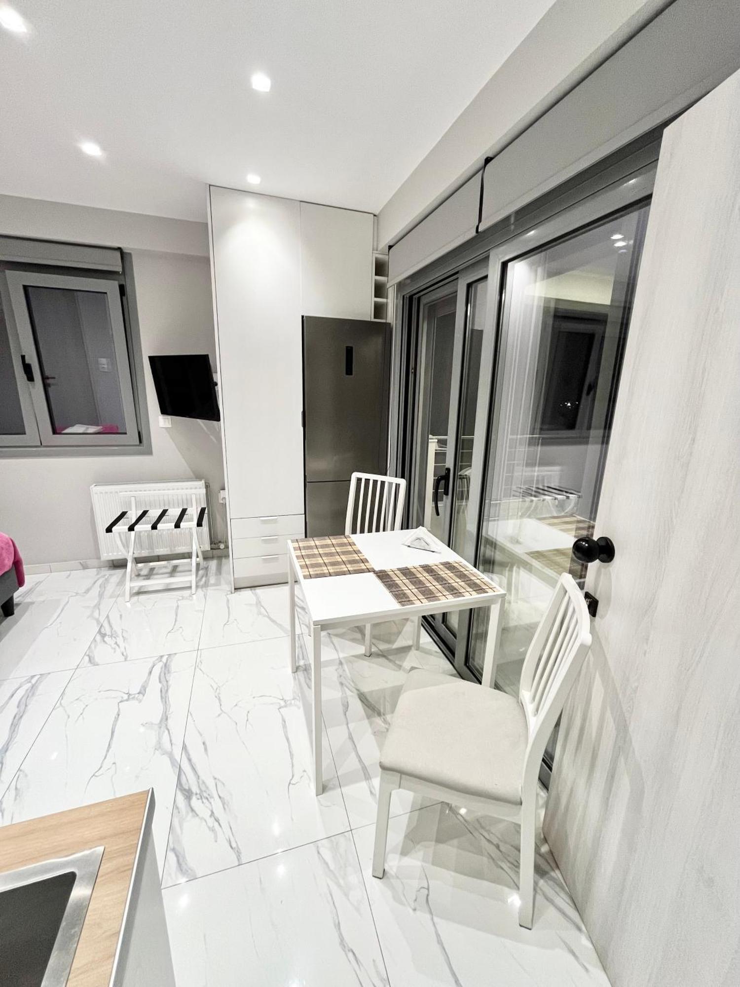 Blueline Apartment 2 Loutráki Esterno foto